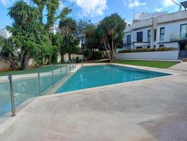 PLANTA BAJA DE 3 HABITACIONES, PARKING, TRASTERO Y ZONAS COMUNTIARIAS CON PISCINA EN SON RAPINYA. photo 0