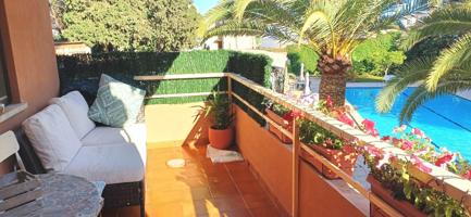 PISO DE 2 HABITACIONES CON TERRAZA, PARKING Y PISCINA COMUNITARIA EN CALA NOVA. photo 0