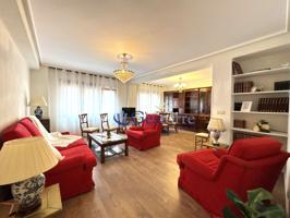 Casa En venta en Calle Palacio Valdés, Centro-Casco Histórico, Oviedo photo 0