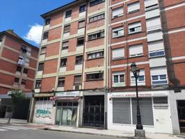 Casa En venta en Calle Benjamín Ortiz, Corredoria-Huca-Teatinos, Oviedo photo 0