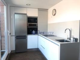 Casa En alquiler en Calle Aureliano San Román, Corredoria-Huca-Teatinos, Oviedo photo 0