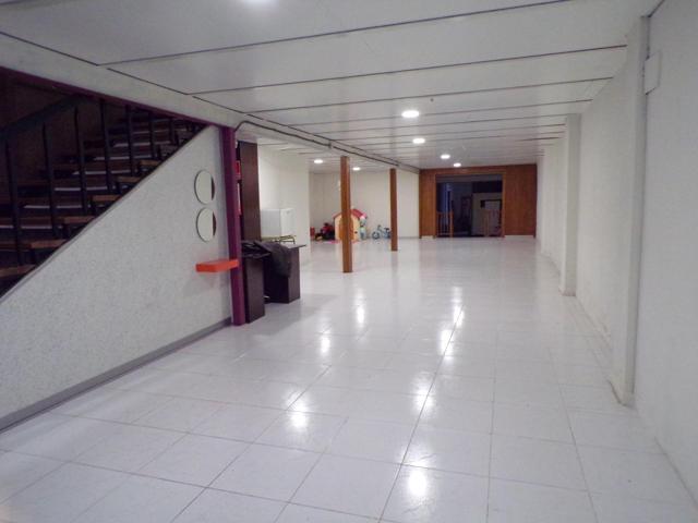 Casa 3 habitaciones y el Local 160 metros,no lo dudes y llamanos,lo visitaremos photo 0