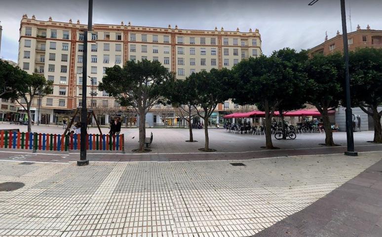 ¿ BUSCAS VIVIR EN PLENO CENTRO DE LA CIUDAD, CON LA COMODIDAD DE UN GARAJE? !Esta es tu oportunidad! photo 0