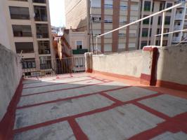 Casa Zona centro,4 habitaciones y 2 habitaciones sencillas,blacon,terraza,LLamanos photo 0