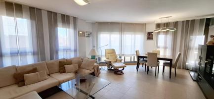 🏡 Exclusivo ático duplex con garaje y trastero de 4 habitaciones y 3 baños – Zona Sur photo 0