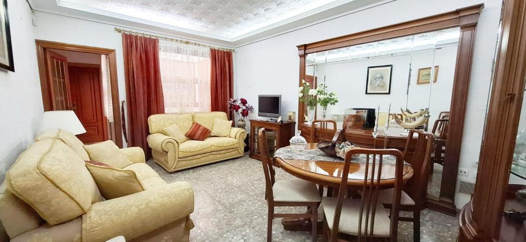 🏡 ¡Tu nuevo hogar en Castelló de la Plana te espera! Casa de 4 habitaciones photo 0