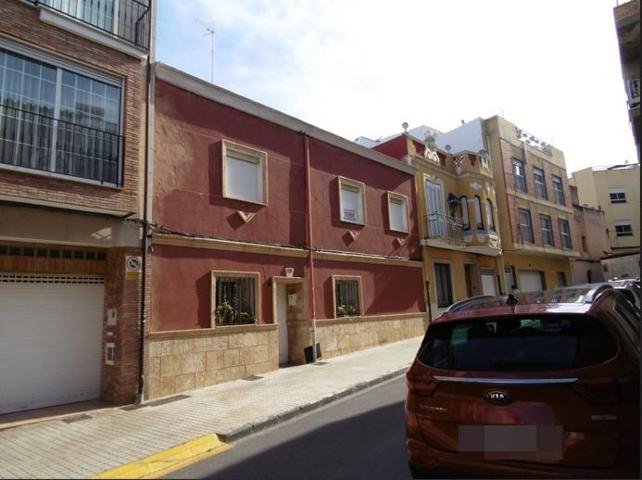 Amplia Casa Adosada en Zona San José – La Vall d’Uixó photo 0