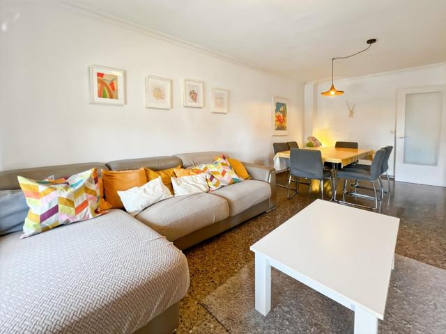 Piso Centrico 4 habitaciones 2 baños y muy importante 2 plazas de garaje, photo 0