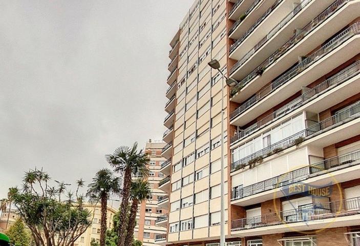 QUIERES VIVIR DE ALQUILER EN EL CENTRO CON BUENAS VISTAS'. (Apartir del dia 5-06-25) photo 0