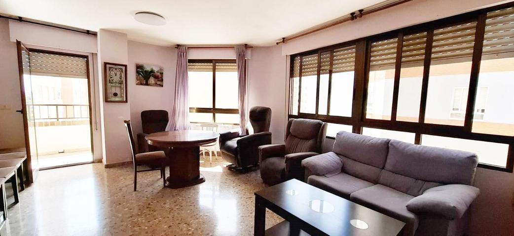 🏡 Oportunidad en la Zona Norte de Castellón 🏖️ Piso de 4 habitaciones con garaje y trastero photo 0