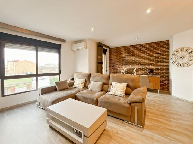 🌟 Piso Reformado con Plaza de Parking en Alquiler – Listo para Entrar a Vivir 🌟 photo 0