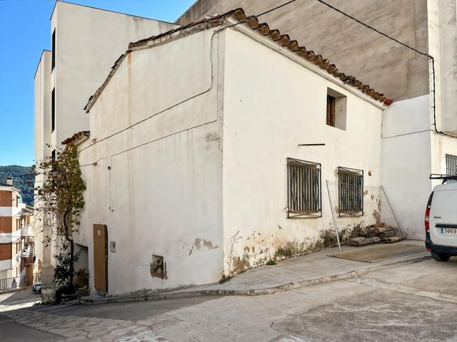 CASA EN VENTA EN MONTANEJOS photo 0