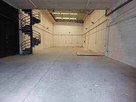 ALQUILO ESTUPENDA NAVE EN BEZANA photo 0