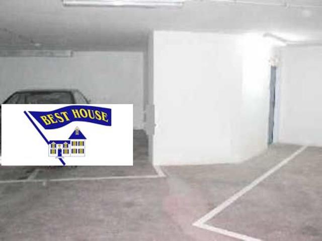 Vendo en Santander Plaza de garaje en parking comunitario cerrado,zona Puertochico photo 0