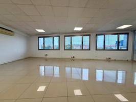 Bonita oficina lista para funcionar en centro empresarial photo 0