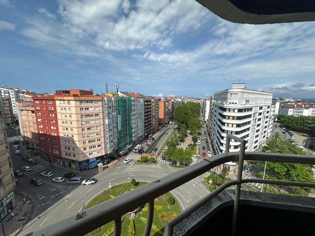 Bonito piso en alquiler al lado del Hospital en Cuatro Caminos photo 0