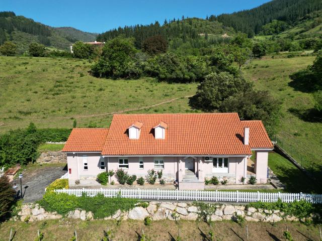 Maravillosa casa en venta a un paso de Potes y el corazón de los Picos de Europa photo 0