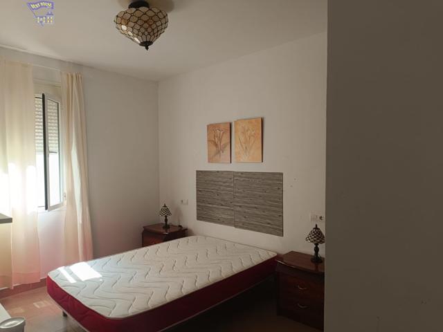 SE VENDE Y SE ALQUILA APARTAMENTO EN ZONA CENTRO (SÓLO DISPONIBLE PARA PROFESORES) photo 0