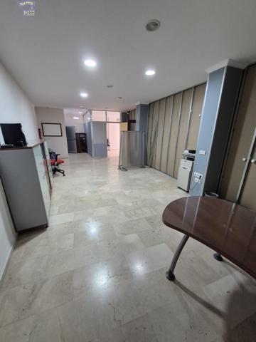 SE VENDE LOCAL COMERCIAL EN ZONA CENTRO photo 0