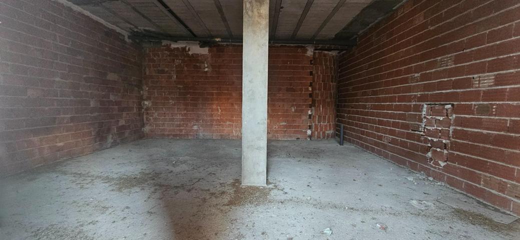 SE VENDE LOCAL EN EL RAAL photo 0