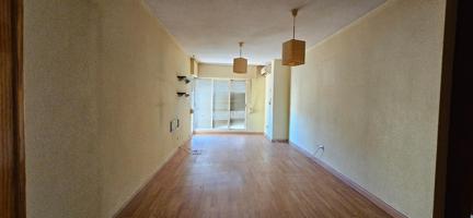 SE VENDE ESTUPENDO PISO EN BENIAJAN photo 0