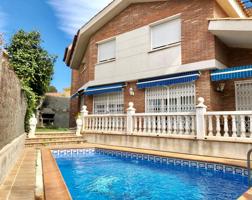 GRAN CASA EN VENTA EN URB. CAN CASAS photo 0