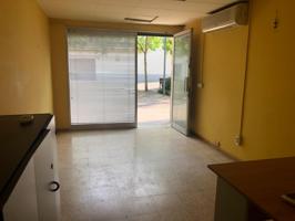 OFERTA +++ LOCAL COMERCIAL EN VENTA EN PLAZA PADRÓ photo 0
