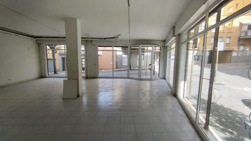 LOCAL COMERCIAL EN VENTA ó ALQUILER CERCA MERCADONA 73 m2 photo 0