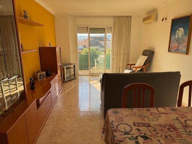 CENTRICO PISO EN VENTA, AMUEBLADO, CON PLAZA DE PARKING Y TRASTERO photo 0