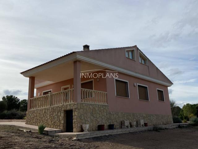 Chalet en venta en Castalla photo 0