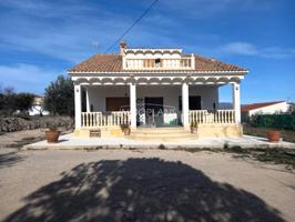 Venta de VILLA en Castalla photo 0