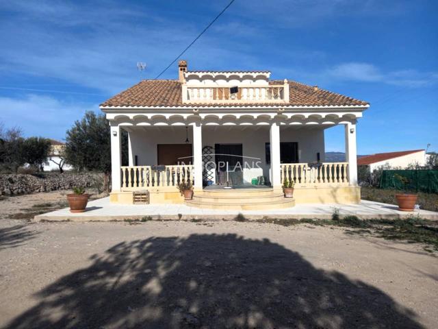Venta de VILLA en Castalla photo 0