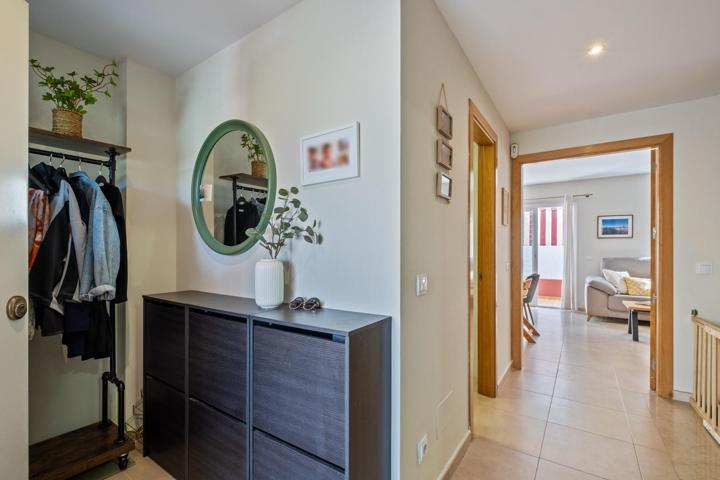 🏡 Chalet adosado en venta con piscina, pista de pádel y amplias zonas ajardinadas photo 0