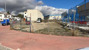 se vende parcela industrial en Alora photo 0