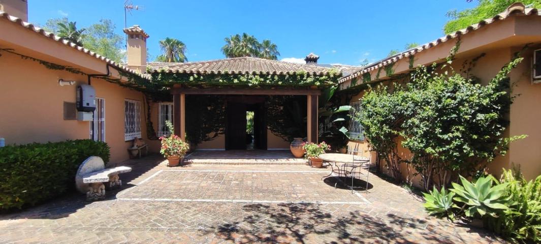 se vende 2 parcelas contiguas con casa en urbanizacion Atalaya rio Verde Marbella photo 0