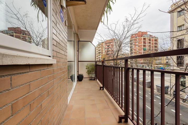 Magnífico piso de 4 dormitorios en calle Mallorca (El Clot, Barcelona ) photo 0