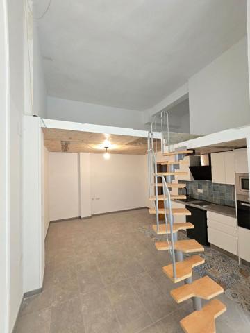 Loft En venta en Calle De Guillem Sorolla, Ciutat Vella, València photo 0