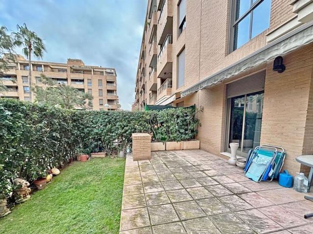Piso En venta en Calle De La Marina Baixa, Campanar, València photo 0