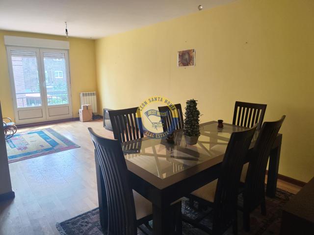 Chalet adosado de 182 metros útiles, con jardín de 50 metros, en parcela de 144 metros en Trobajo de photo 0