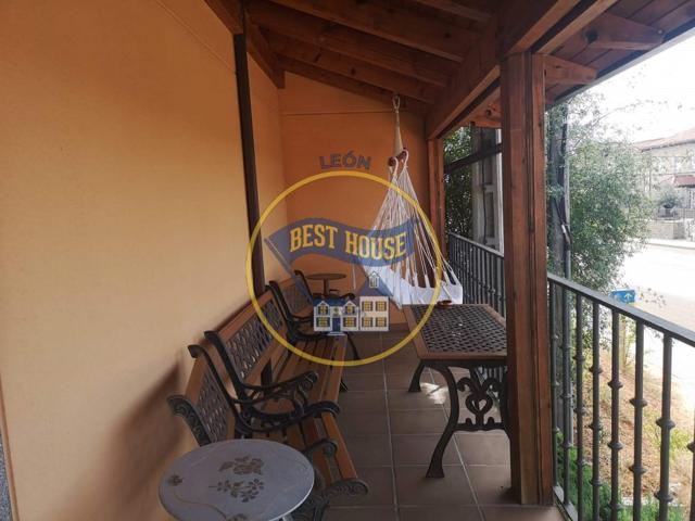 Adosado esquinero a la venta en venta en San Miguel del Camino. photo 0