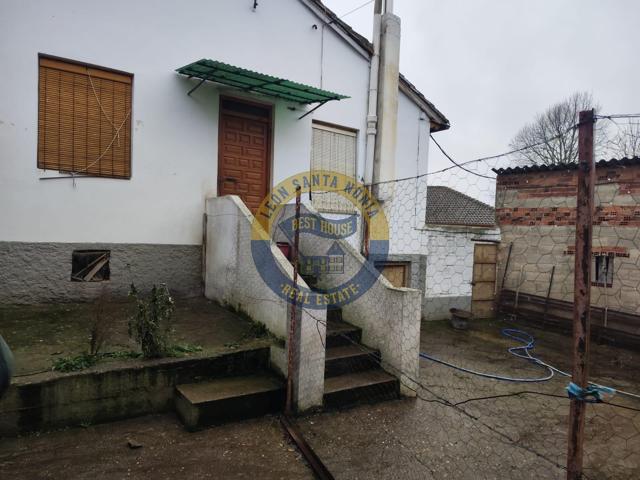 Casa a la venta en Valdefresno (Santa Olaja del Porma). photo 0