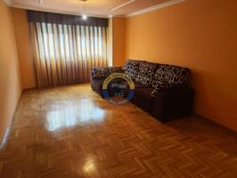 Piso a la venta en Trobajo del Camino. photo 0