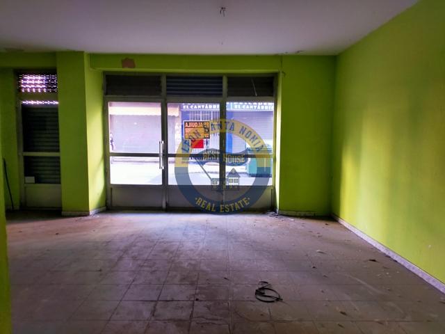 Local comercial en alquiler en San Claudio. photo 0