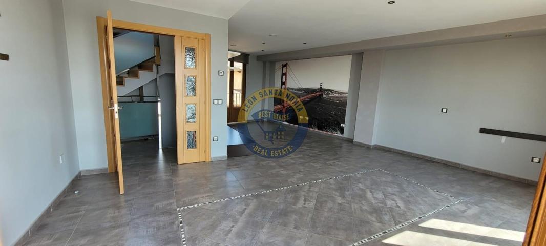 Casa a la venta en Vilecha. photo 0