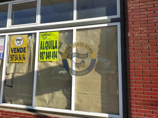 Local comercial a la venta y en alquiler en Puente Castro. photo 0
