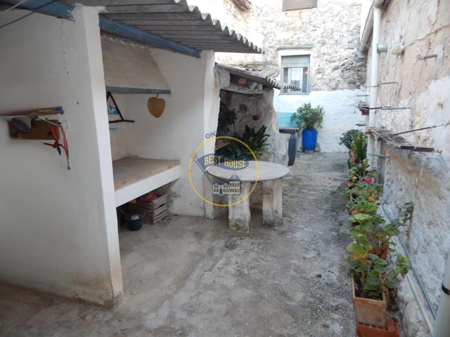 CASA CON PATIO EN ONTINYENT photo 0