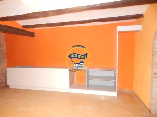 OPORTUNIDAD AMPLIA CASA SEMI-REFORMADA A LA VENTA EN ONTINYENT photo 0