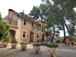 EXCLUSIVA VILLA EN COCENTAINA CON GRAN PARCELA Y BONITA PISCINA. photo 0
