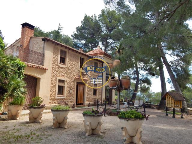 EXCLUSIVA VILLA EN COCENTAINA CON GRAN PARCELA Y BONITA PISCINA. photo 0