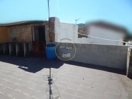 CASA DE TRES ALTURAS EN AGULLENT. photo 0